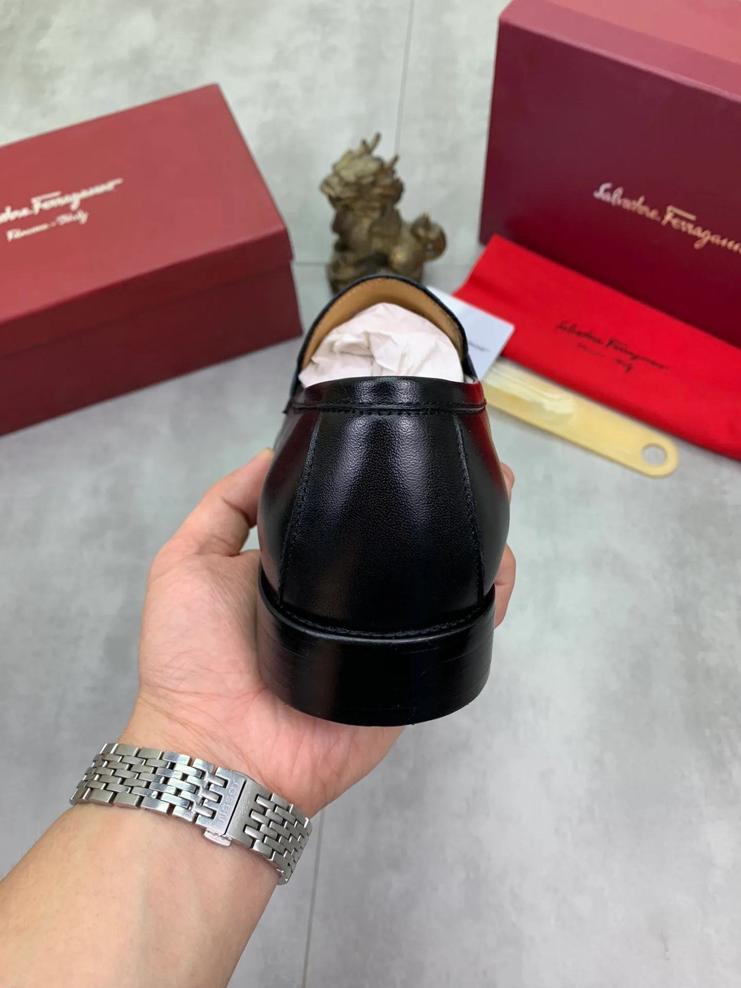 Men's men's shoes 💰P460💰[New style]🆘 Water-dyed cow lining [Ferragamo] Ferragamo's latest men's over-the-foot business leather shoes🇨🇳Official website original 1:1 molding💯The first layer is made of Italian imported calfskin➕Luxurious genuine cowhide lining, soft and comfortable🌴High-end atmosphere, the first choice for men with high taste🍍38-45 Black 🉑️Select